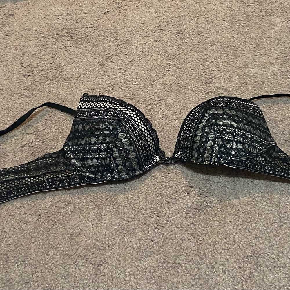 Victoria Secret padded plunge bra 34B
